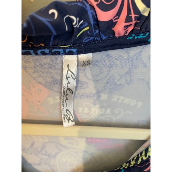 Lulu-B Size XS Ruffle V-Neck 3/4 Sleve UPF 50 Top Paris Print French Script - Picture 4 of 9